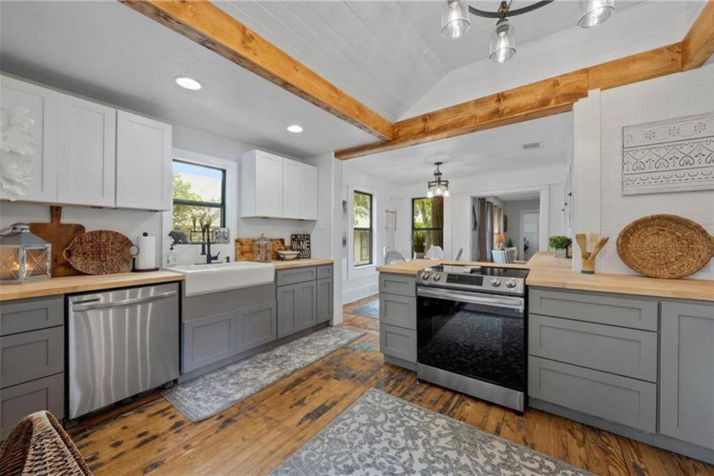 The Pinewood House Villa Waco Luaran gambar