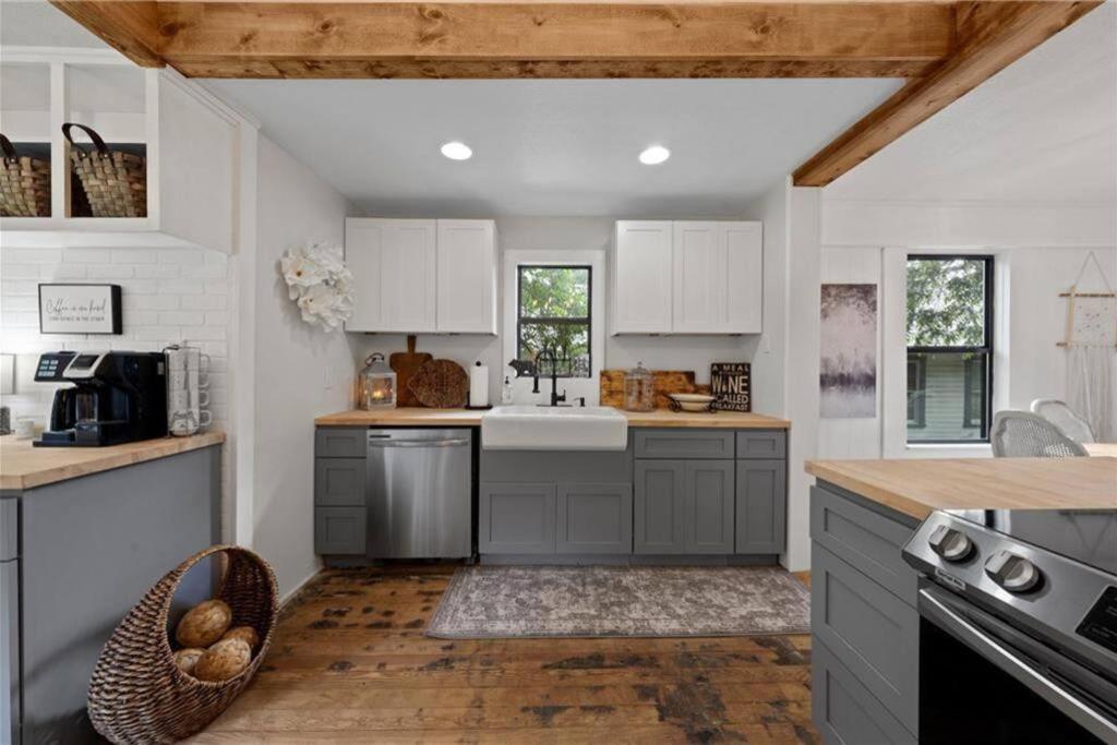 The Pinewood House Villa Waco Luaran gambar